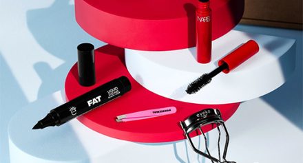 Next Eyes On You Beauty Box 2022 Next Eyes On You Beauty Box 2022