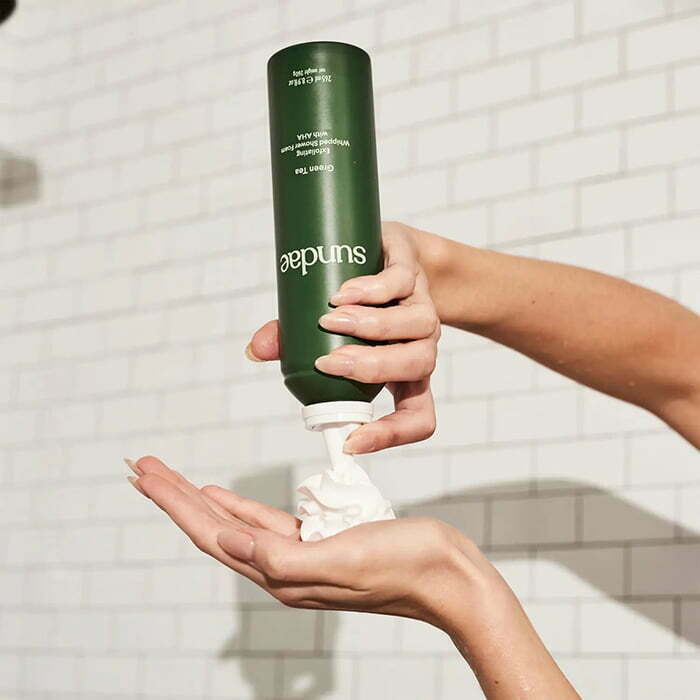 Sundae Body Green Tea Exfoliating Whipped Shower Foam With Kakadu Plum And Finger Lime