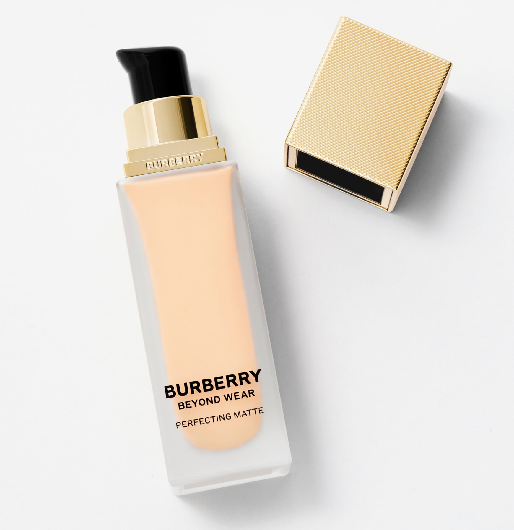 Burberry Beyond Wear Perfecting Matte Foundation