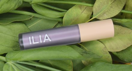 ILIA Beauty Liquid Powder Matte Eye Tint in shade Aster