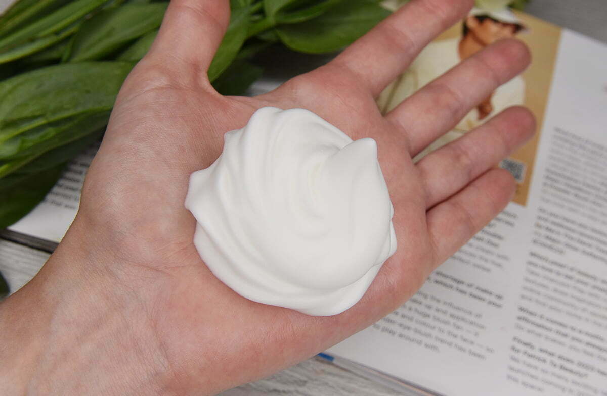 SUNDAE Pomegranate Fizz Foaming Body Wash review SUNDAE Pomegranate Fizz Foaming Body Wash review