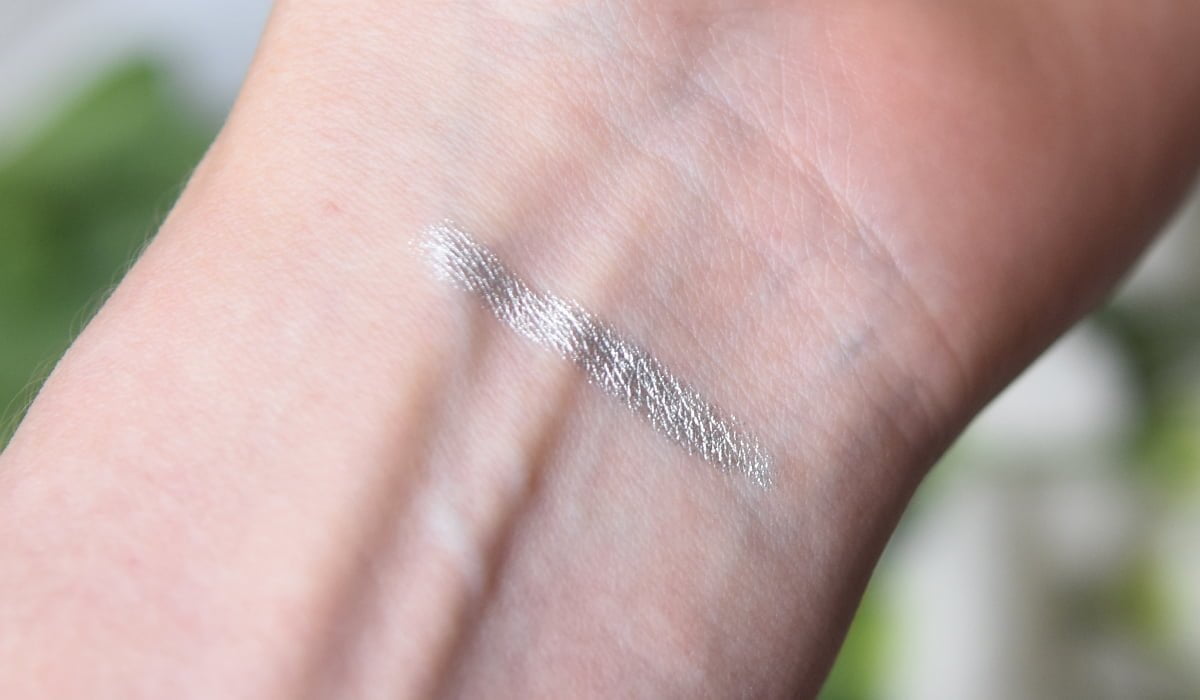 Sweed Lashes Satin Euphoria Eyeliner in Silver Sweed Lashes Satin Euphoria Eyeliner in Silver