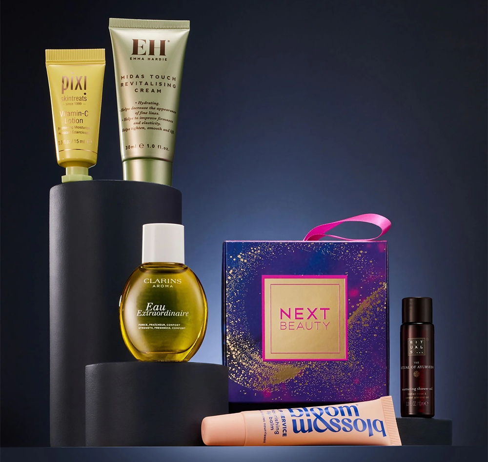 Head to Mistle-toe Beauty Bauble Head to Mistle-toe Beauty Bauble