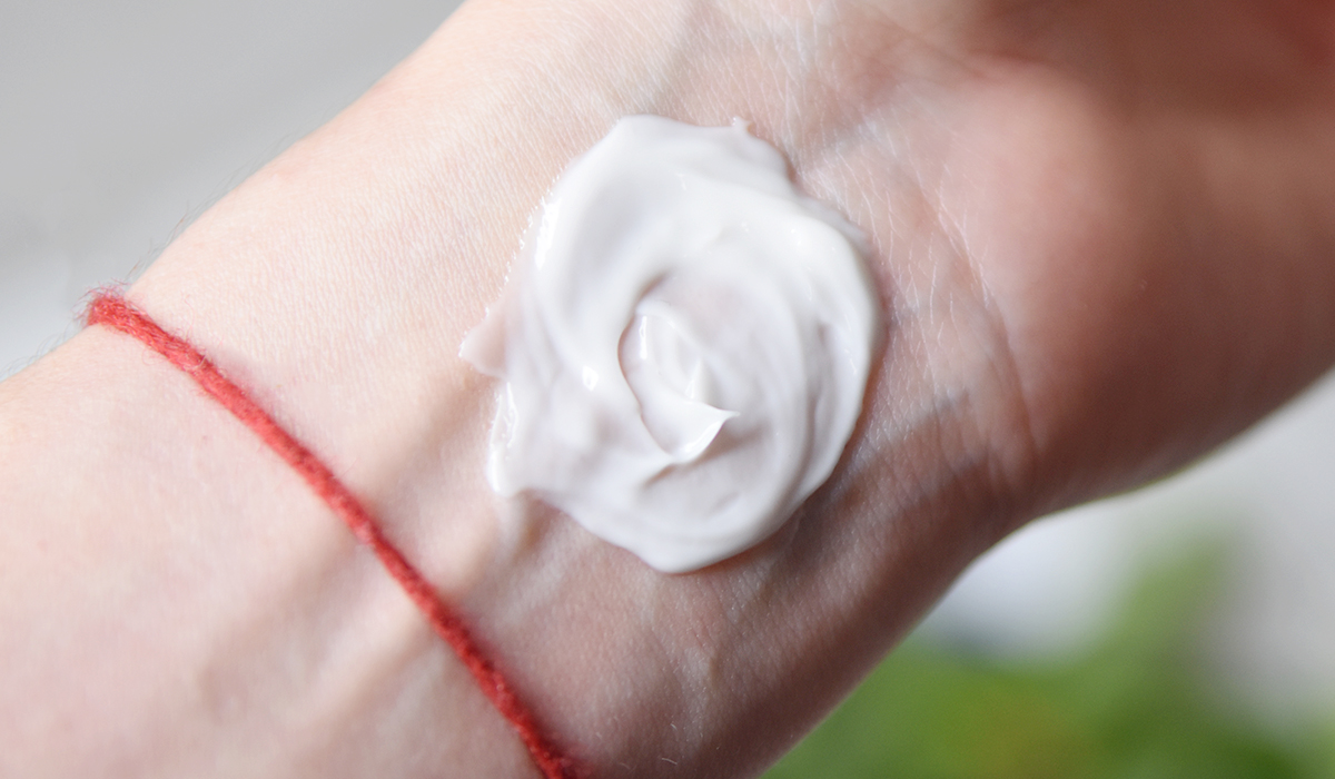 Laura Mercier Almond Coconut Body Cream review