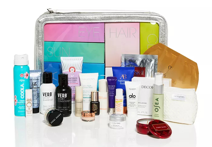 Bloomingdale’s Beauty Travel Essentials Gift Set 2024