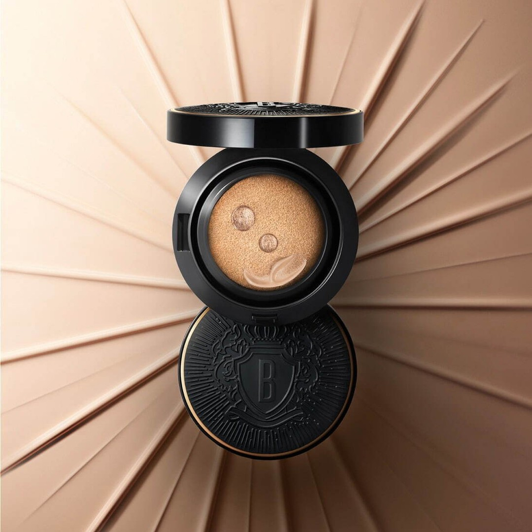 Bobbi Brown Weightless Skin Cushion Foundation SPF 40 PA+++