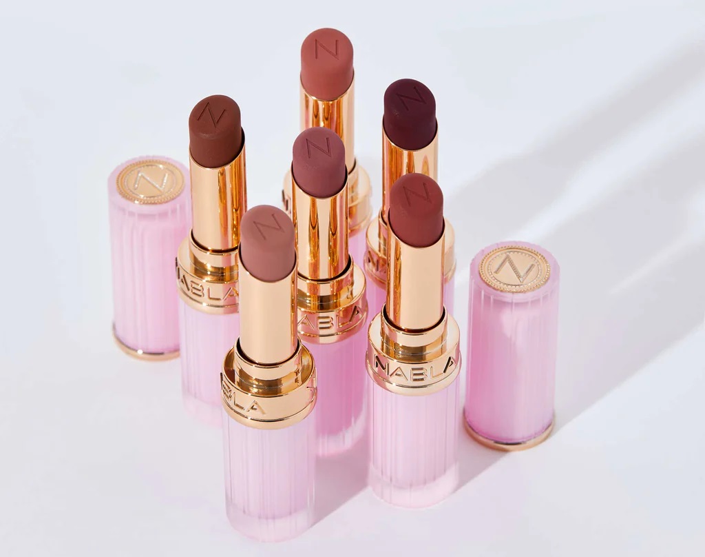 Nabla Beyond Blurry Lipstick