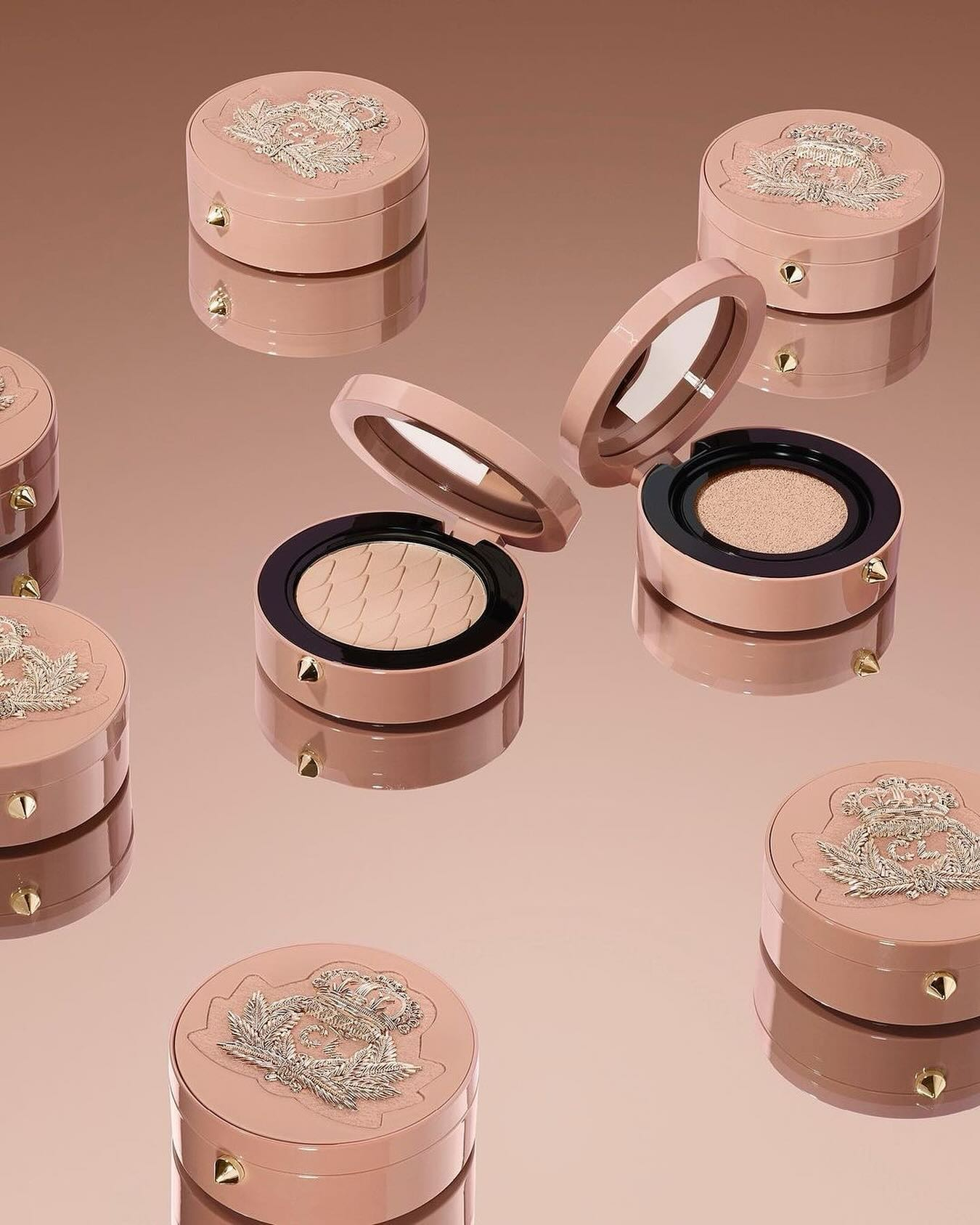 Christian Louboutin Beauty Teint Fétiche La Poudre Limited Edtion Foundation case in Nude