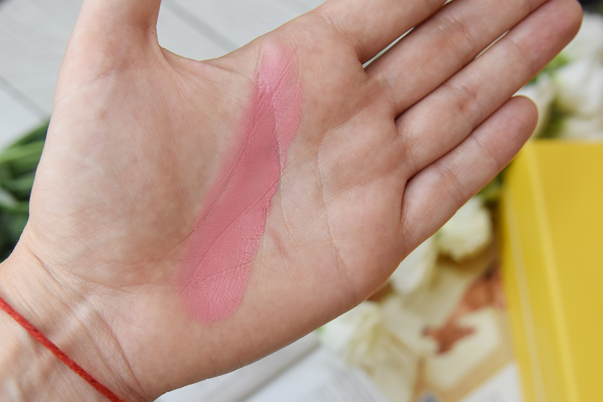 Glow Hub Buff Blush in shade Pinched Glow Hub Buff Blush in shade Pinched