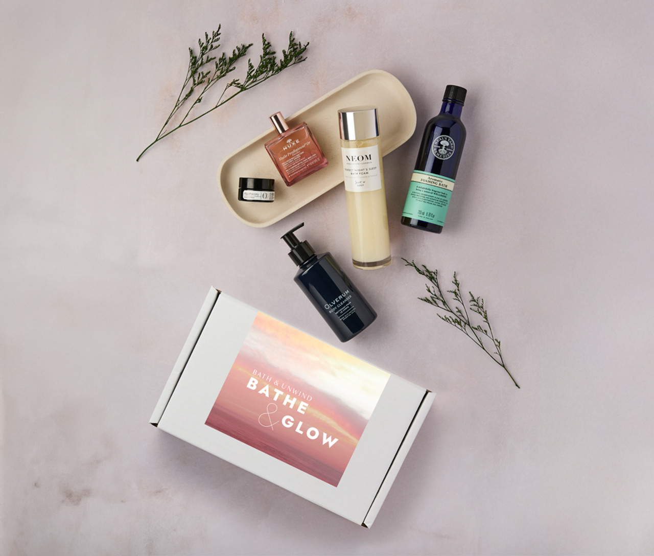 Bath & Unwind Bathe & Glow Box 2024