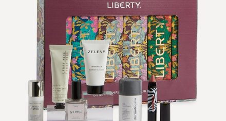 Liberty Beauty Christmas Cracker Set 2024