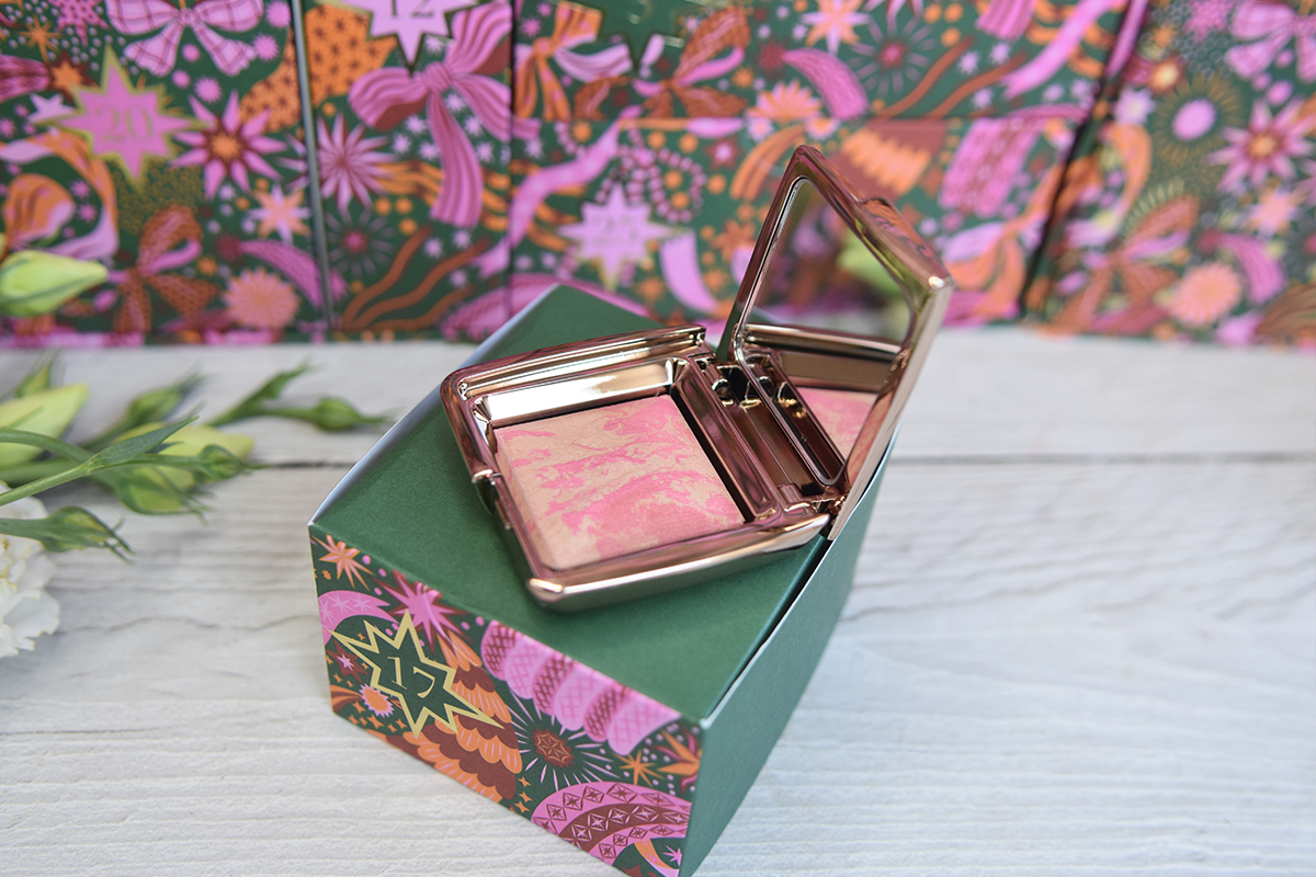 Hourglass Ambient Lighting Blush