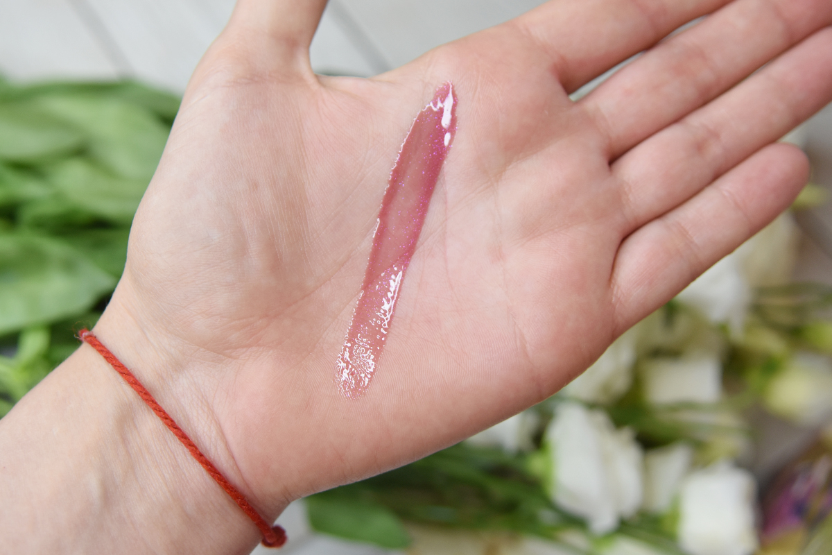 Fenty Beauty Gloss Bomb Universal Lip Luminizer in Riri