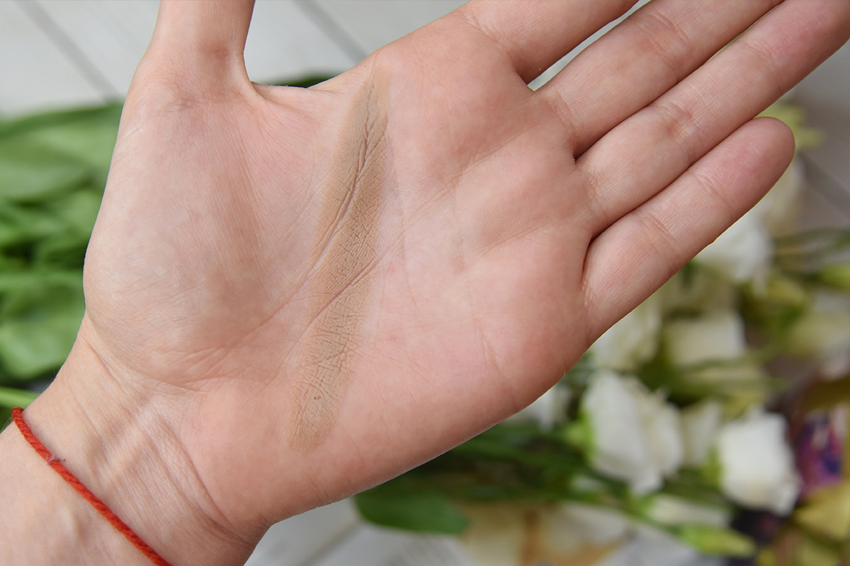 Fenty Beauty Match Stix in 01 AMBER