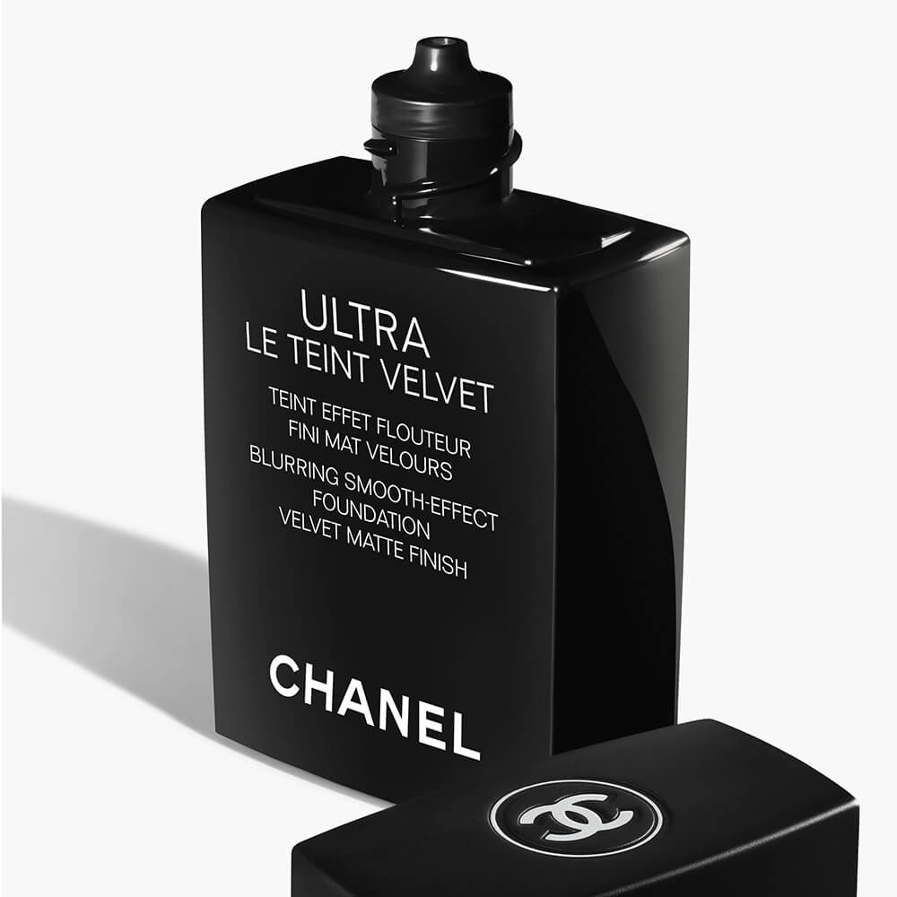 Chanel Ultra Le Teint Velvet Blurring Smooth-effect Foundation Chanel Ultra Le Teint Velvet Blurring Smooth-effect Foundation