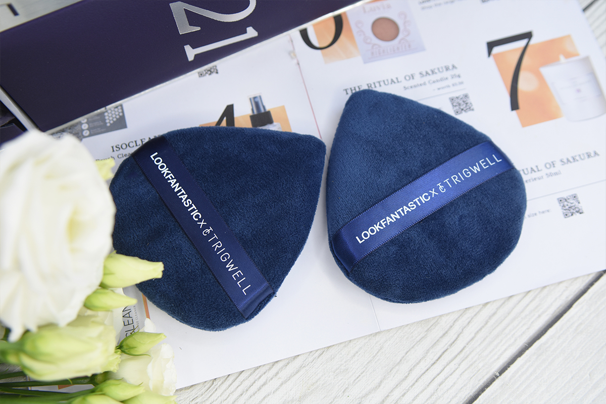 LOOKFANTASTIC x Trigwell Cosmetics Velvet Powder Puffs in Iconic Blue