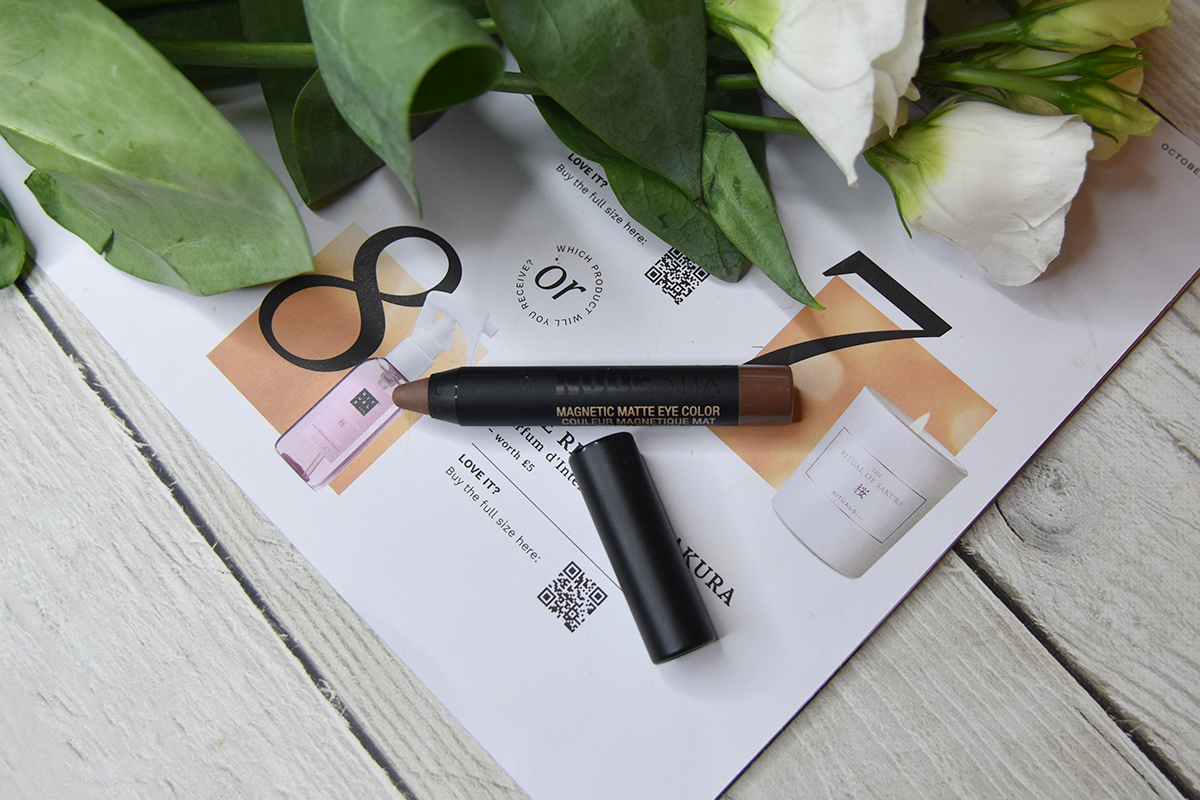 NUDESTIX Magnetic Matte Eye Colour in Taupe 