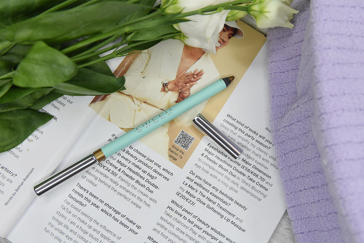 Sweed Satin Eyeliner in Golden Beetle