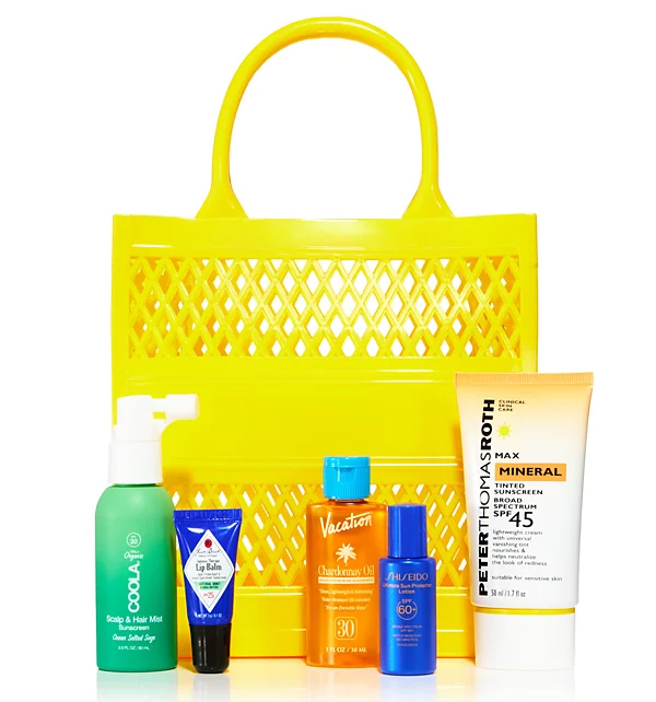 Bloomingdale’s Resort Edit Gift Set Bloomingdale’s Resort Edit Gift Set