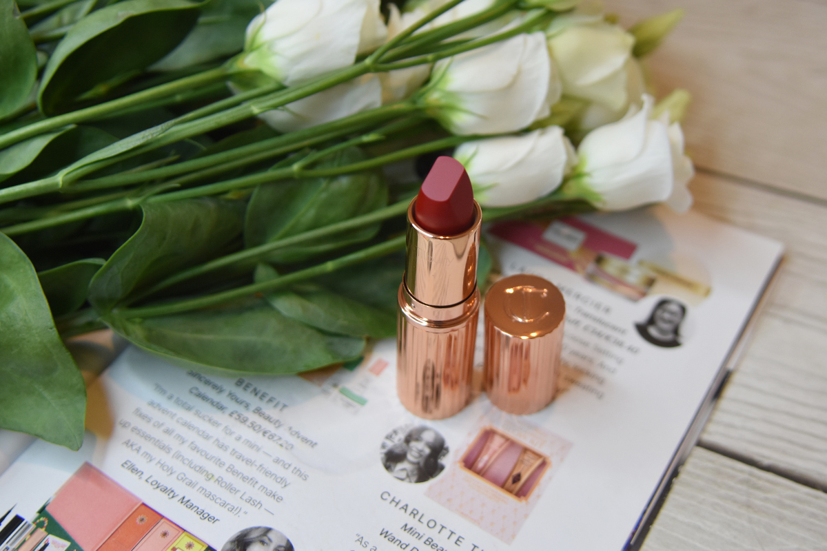 Charlotte Tilbury Hot Lips Matte Revolution in Carina’s Love 