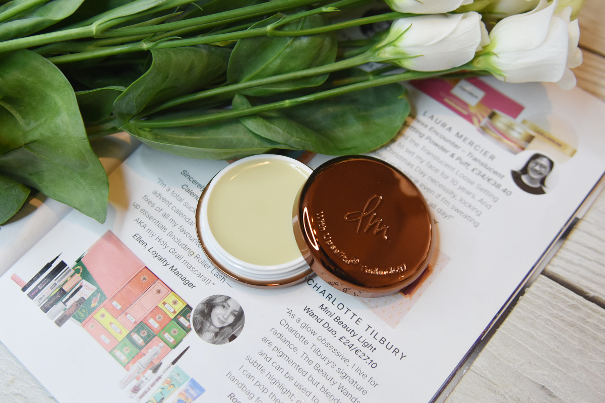 Danessa Myricks Mini Blurring Balm Powder in shade Universal 