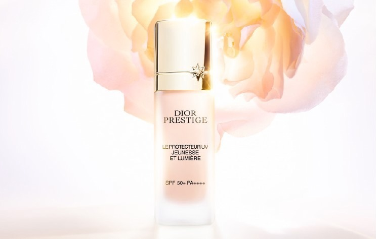 Dior Prestige Le Protecteur UV Jeunesse et Lumière SPF 50+ PA++++ Dior Prestige Le Protecteur UV Jeunesse et Lumière SPF 50+ PA++++