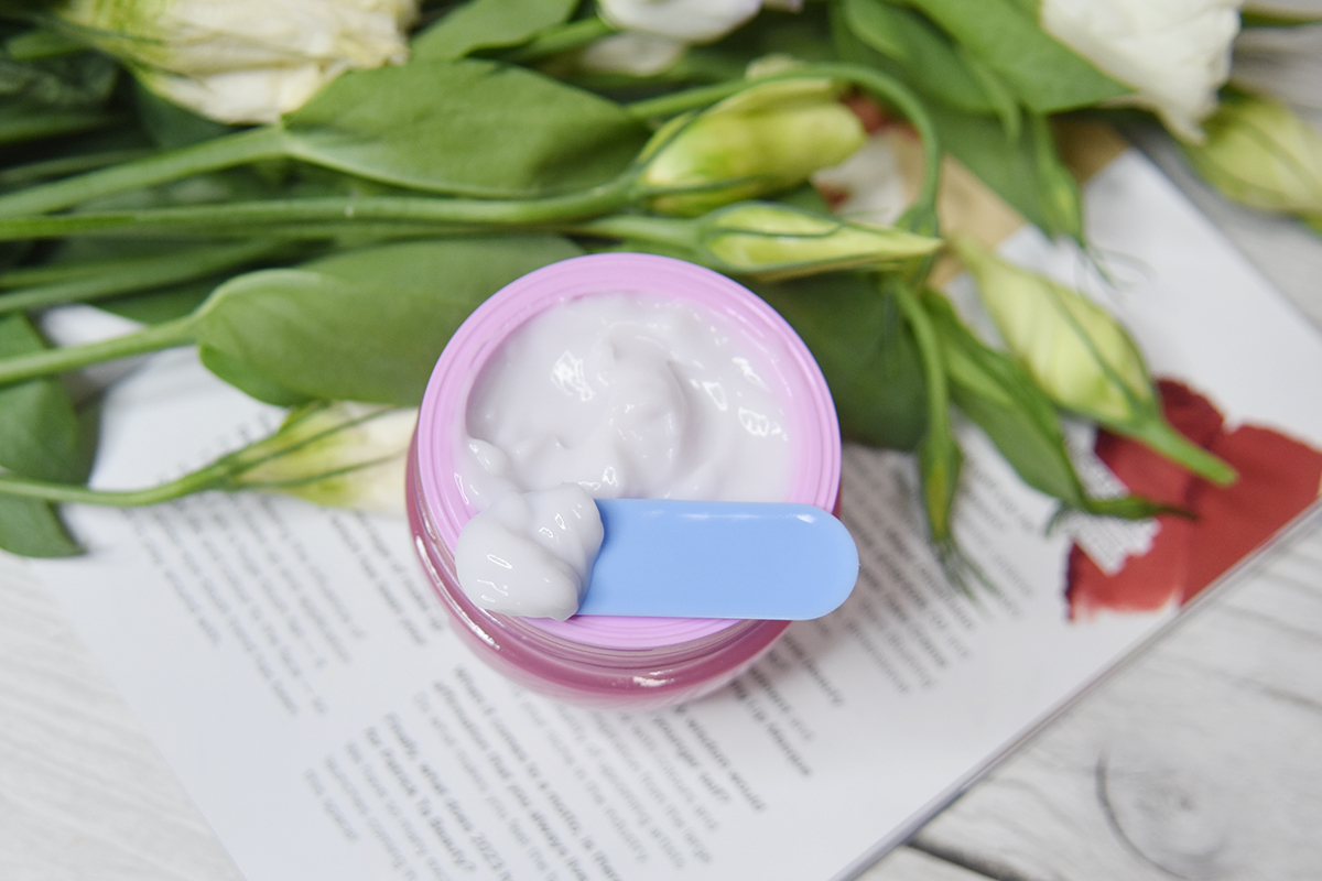 Glow Recipe Plum Plump Refillable Hyaluronic Acid Moisturizer Glow Recipe Plum Plump Refillable Hyaluronic Acid Moisturizer