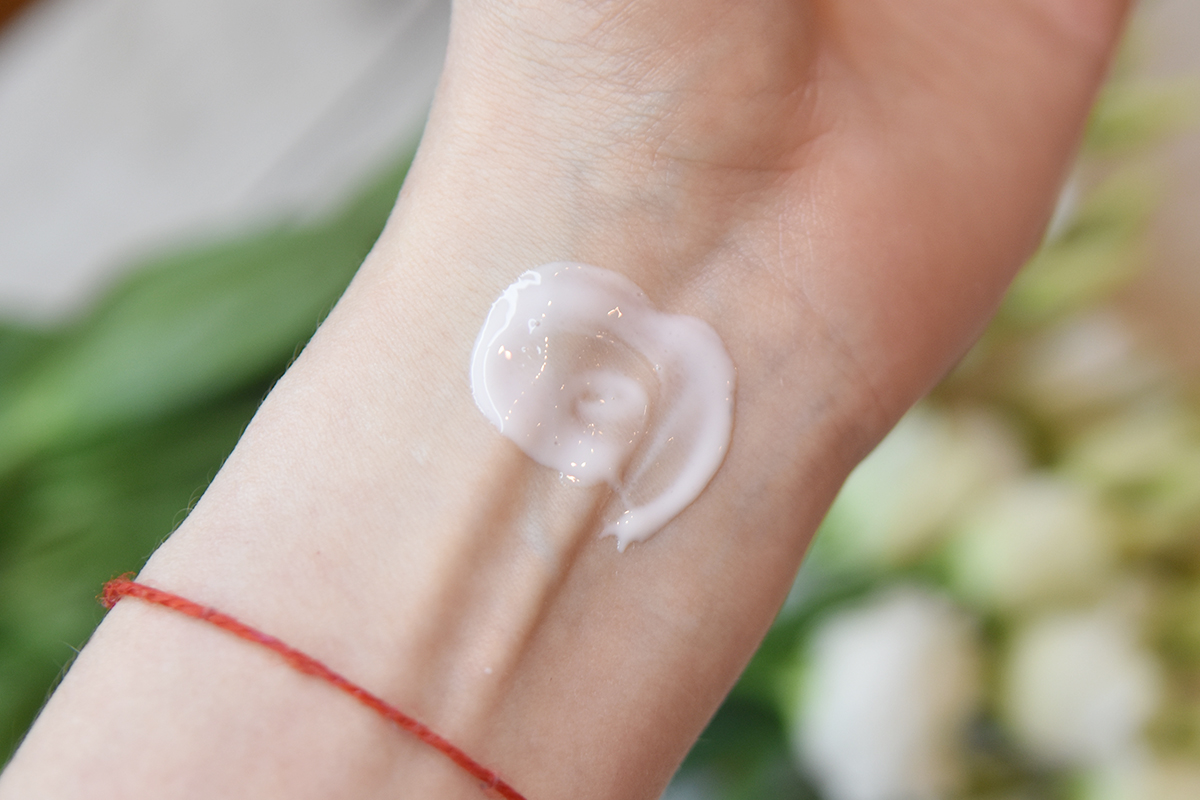 Round Lab Camellia Deep Collagen Sun Serum Review Round Lab Camellia Deep Collagen Sun Serum Review