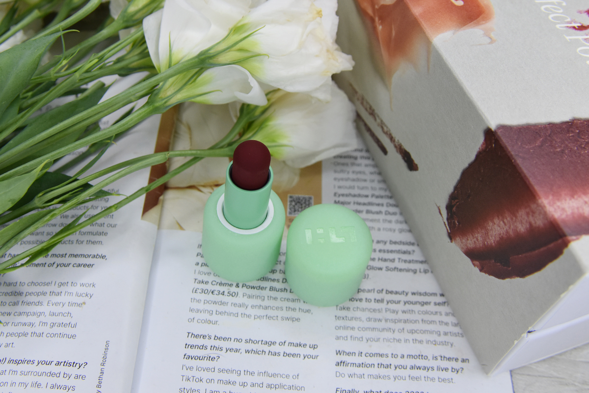 SIMIHAZEBEAUTY Velvet Blur Mini Lip Balm SIMIHAZEBEAUTY Velvet Blur Mini Lip Balm