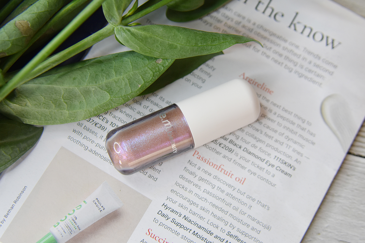 R.E.M. Beauty Starlet Lustrous Liquid Eyeshadow in Fembot