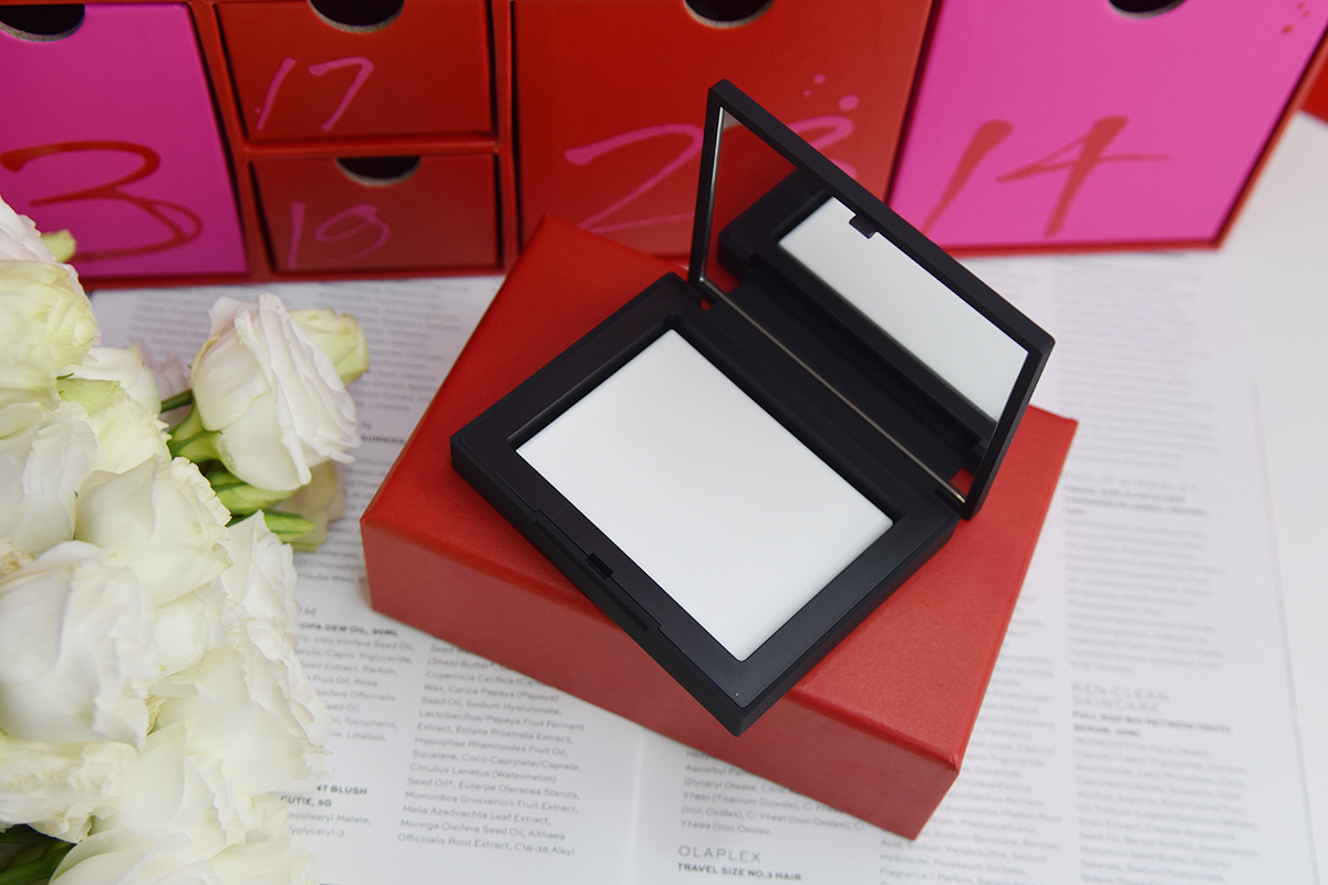 Nars Light Reflecting Pressed Setting Powder in Crystal