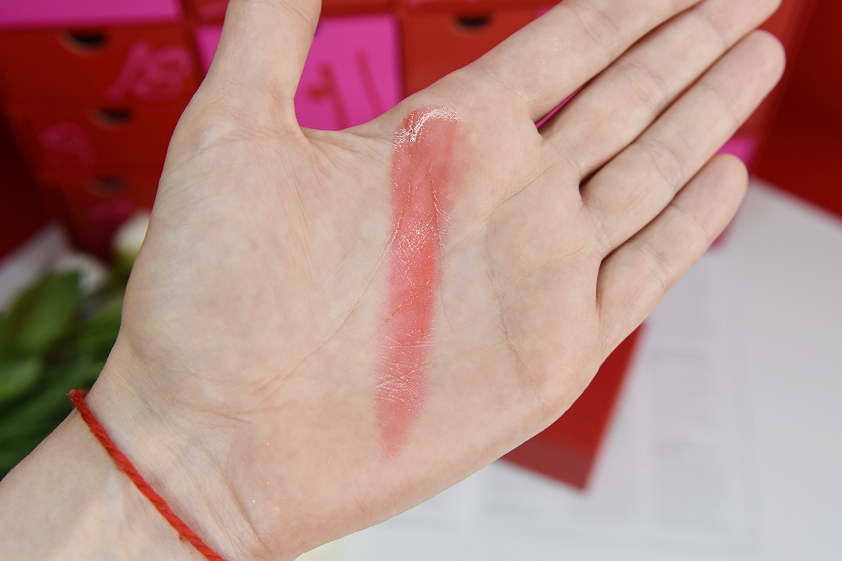 Trinny London Sheer Shimmer in Mama swatch