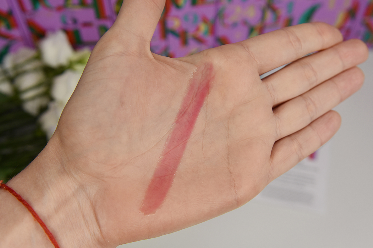 KOSAS Hotliner Hyaluronic Acid Contouring Lip Liner swatch