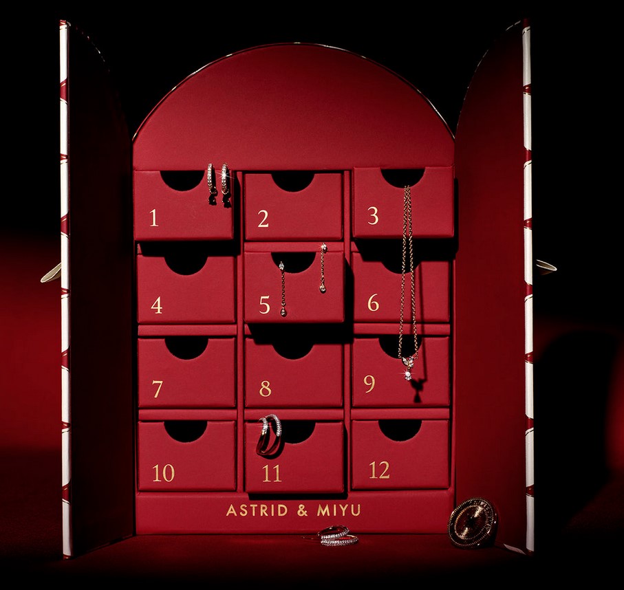 Astrid & Miyu 12 Day Advent Calendar in Gold/Silver Astrid & Miyu 12 Day Advent Calendar in Gold/Silver