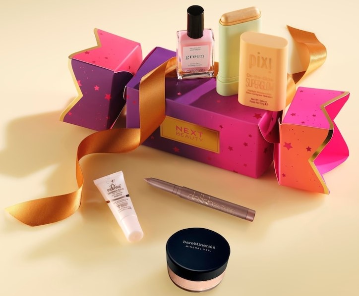 Next Season to Sparkle Make-Up Cracker